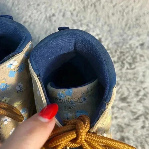 Osh Kosh Bgosh girls boots - Picture 6 of 7